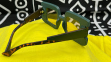 Load image into Gallery viewer, Square Frame Sunglasses
