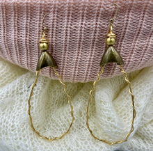 Load image into Gallery viewer, Earrings Oval Hoops 1-of-A-King