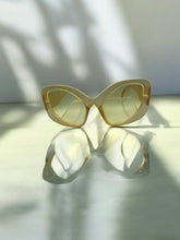 Load image into Gallery viewer, Sunglasses Green on Green Cat-Eyes