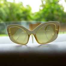 Load image into Gallery viewer, Sunglasses Green on Green Cat-Eyes