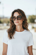 Load image into Gallery viewer, Square Frame Sunglasses
