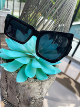 Load image into Gallery viewer, Sunglasses Trendy Retro Frame
