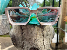 Load image into Gallery viewer, Sunglasses Oversized Marbled Square Frames
