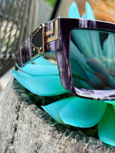 Load image into Gallery viewer, Sunglasses Oversized Marbled Square Frames
