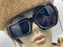 Load image into Gallery viewer, Sunglasses Trendy Retro Frame
