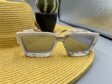 Load image into Gallery viewer, Sunglasses Oversized Marbled Square Frames
