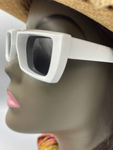 Load image into Gallery viewer, Sunglasses 3-D Retro Frames
