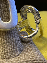 Load image into Gallery viewer, Ring  Hollow Oblong
