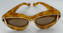 Load image into Gallery viewer, Sunglasses Marbled Orange Gold Cat-Eyes
