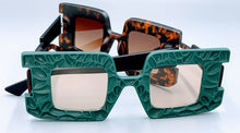 Load image into Gallery viewer, Square Frame Sunglasses
