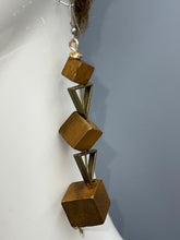 Load image into Gallery viewer, Earrings Wooden Cubes
