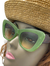 Load image into Gallery viewer, Sunglasses Green Cat Eye
