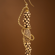 Load image into Gallery viewer, Earrings &quot;Vanilla Chocolate Grapevine&quot;
