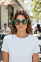 Load image into Gallery viewer, Square Frame Sunglasses
