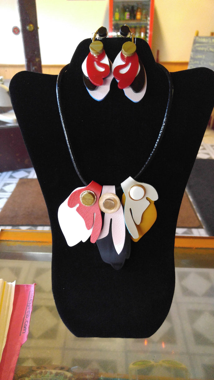 Layer Leaf Red Black White Necklace