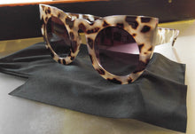 Load image into Gallery viewer, Cat Eye Sunglasses White Frame Animal Print
