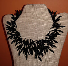 Load image into Gallery viewer, Black Metal Leaf Necklace
