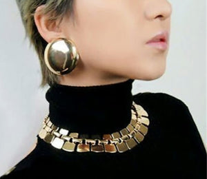 Earbob Round Golden Stud Earrings