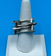 Load image into Gallery viewer, Ring 3-D Curve Geometric White Zircon
