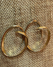 Load image into Gallery viewer, Earrings Vintage Spiral Hoops Hook Lock
