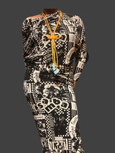 Load image into Gallery viewer, Necklace Orange Swirl Rubber Strands
