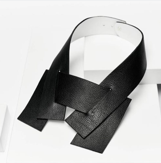 Black Grain Leather Harness Necklace
