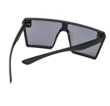 Load image into Gallery viewer, Black Square Frame Oversized Sunglasses
